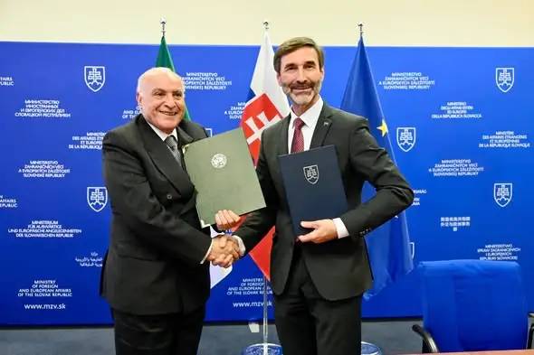 Mr. Attaf holds talks with the Slovak Minister of Foreign and European Affairs