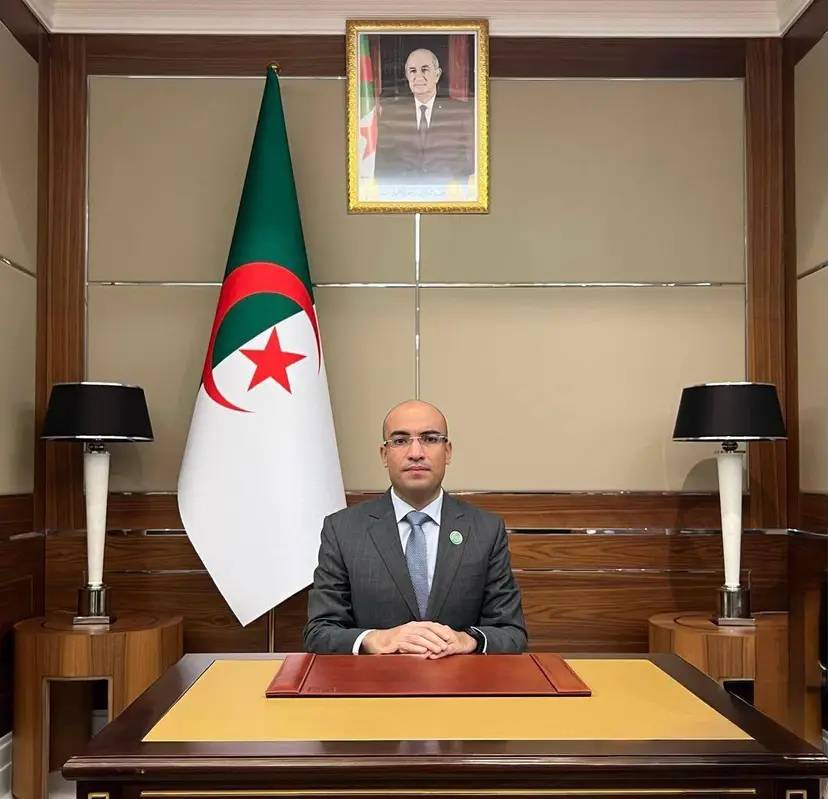 السيّد شايب يشارك عبر تقنية التحاضر المرئي في اللقاء الذي نظمته قنصلية الجزائر بنيس، حول "انخراط أبناء الجالية في جهود تعزيز النهوض بالاقتصاد الوطني"